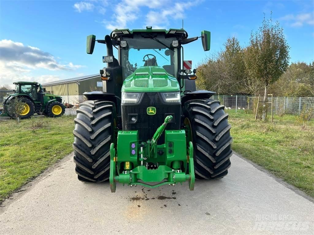 John Deere 8R370 Tractors