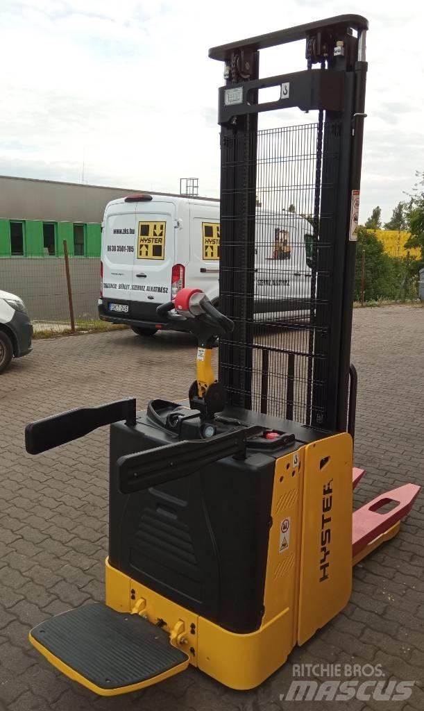 Hyster S1.5S Pedestrian stacker
