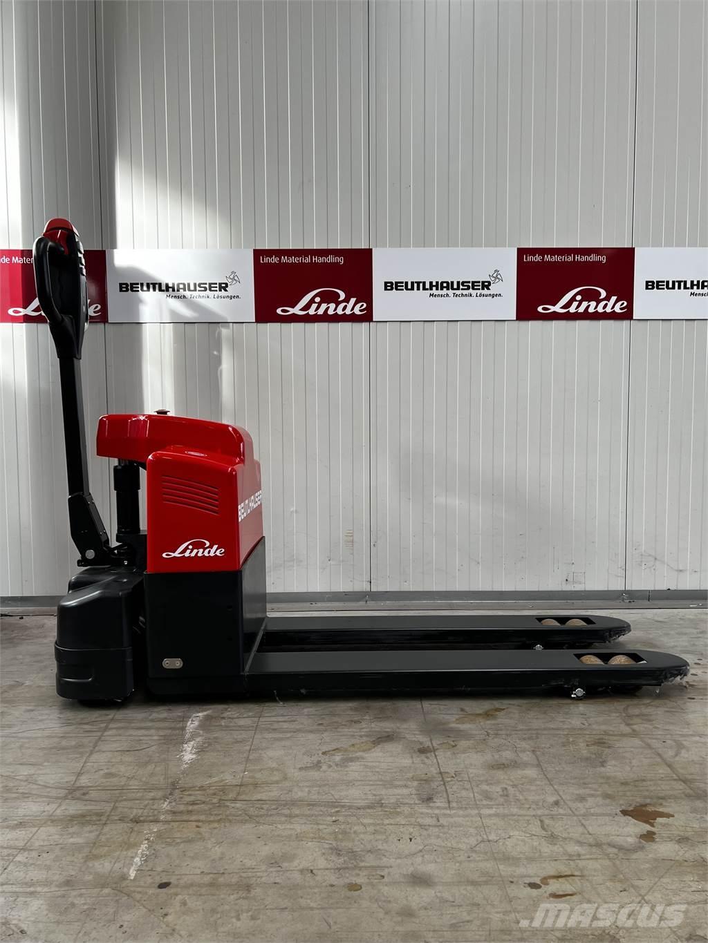 Linde MT15 Pedestrian stacker