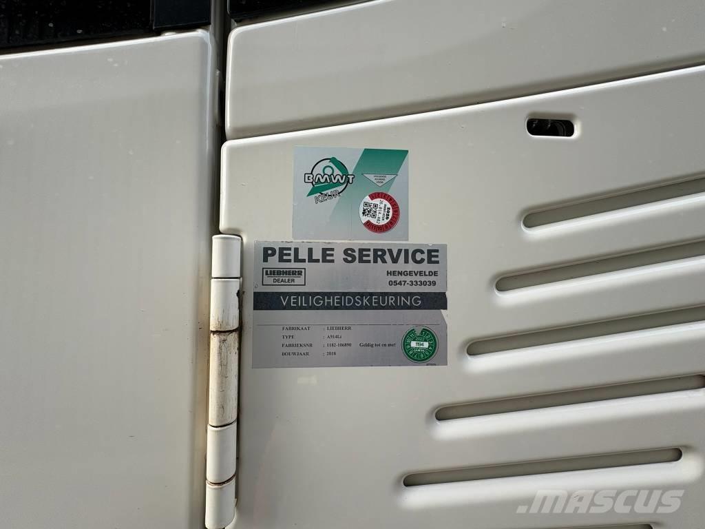 Liebherr A914 Wheeled excavators