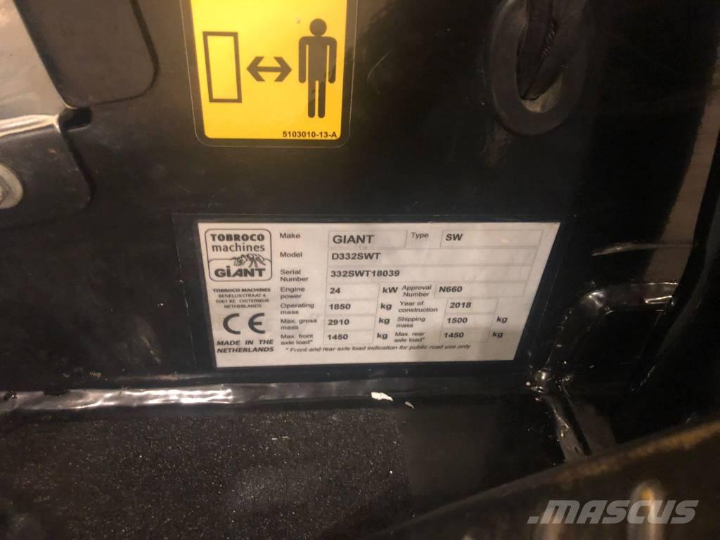 GiANT D 332 SWT Multi-purpose loaders