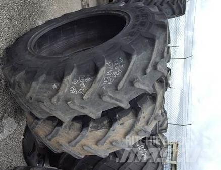 Pneus 13.6R28 Tyres, wheels and rims