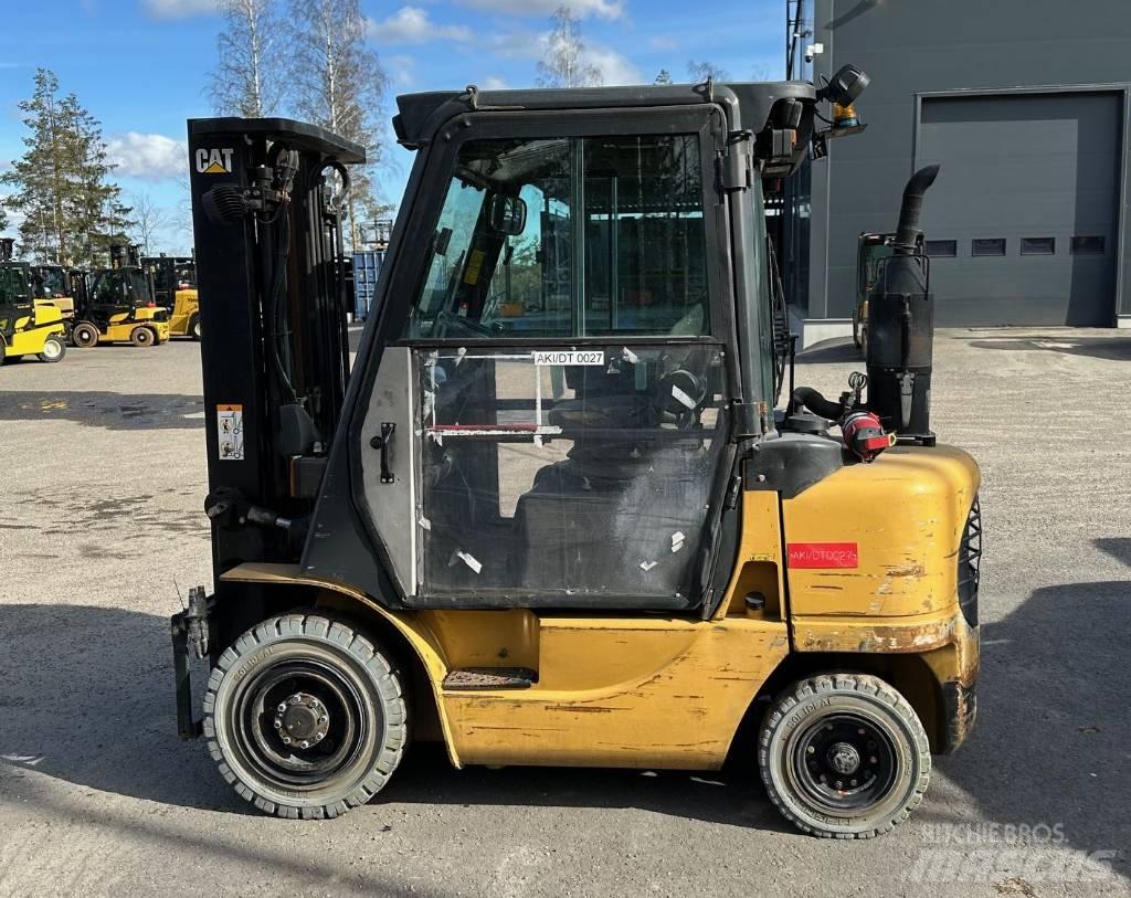 CAT DP 25 K Diesel trucks