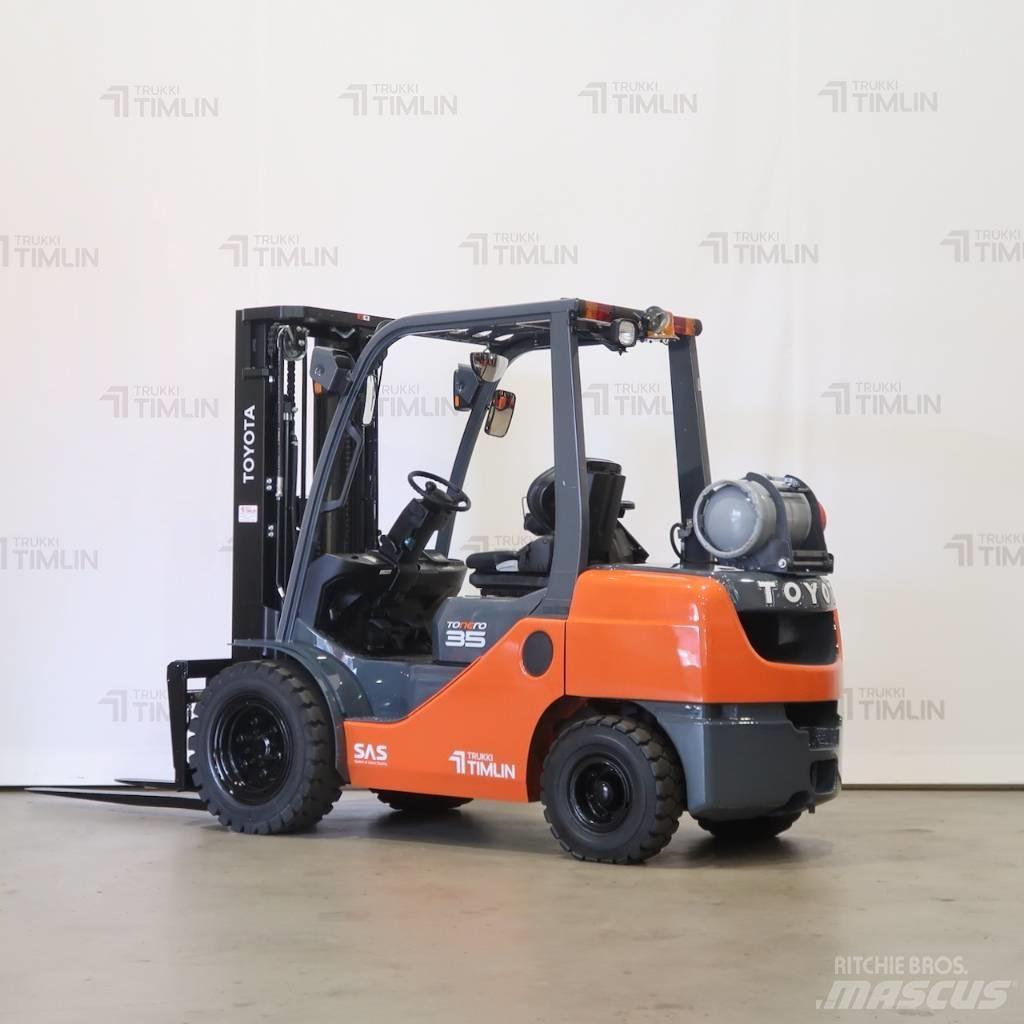Toyota 02-8FGJF35 LPG trucks