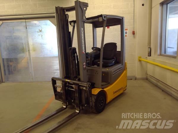 Jungheinrich EFG 215 Electric forklift trucks