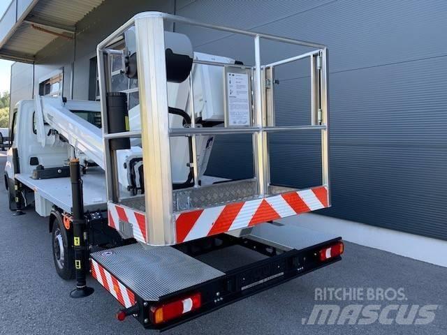 VERSALIFT VTX-240.3 Truck mounted platforms