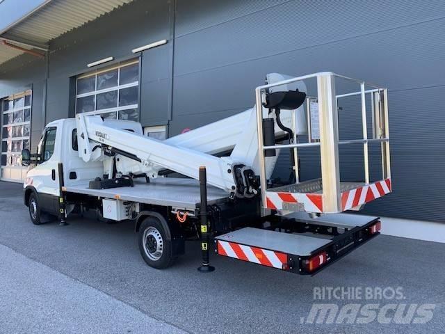 VERSALIFT VTX-240.3 Truck mounted platforms