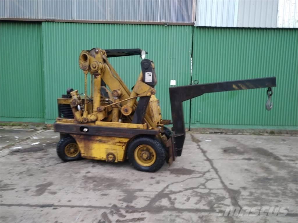 Takraf mit Kranarm Farm machinery