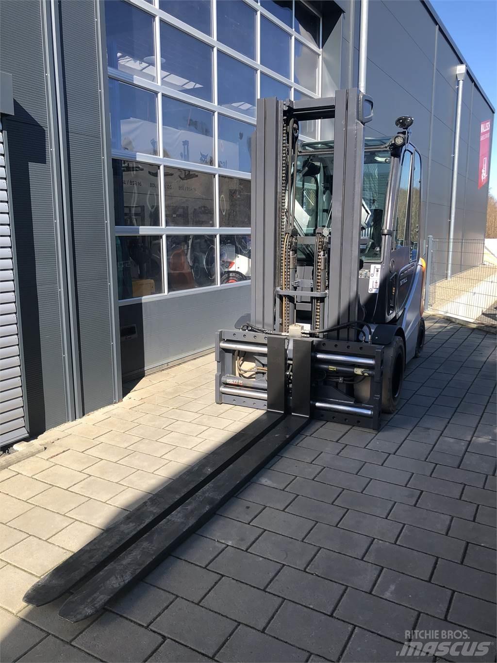 Still RX60-50/600 Electric forklift trucks