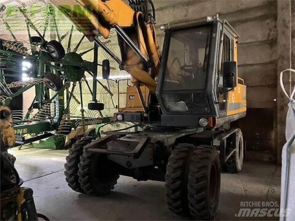 JCB js 130 w Wheeled excavators