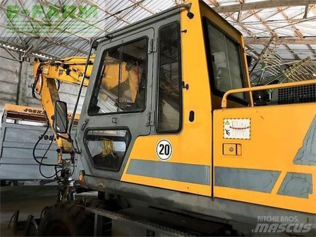 JCB js 130 w Wheeled excavators