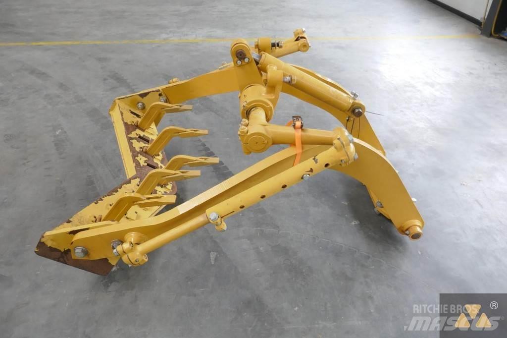 CAT 140M Scarifier Other components