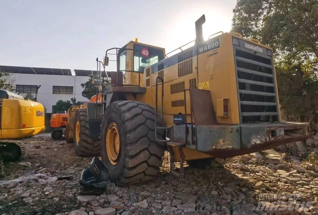 Komatsu WA 600 Wheel loaders