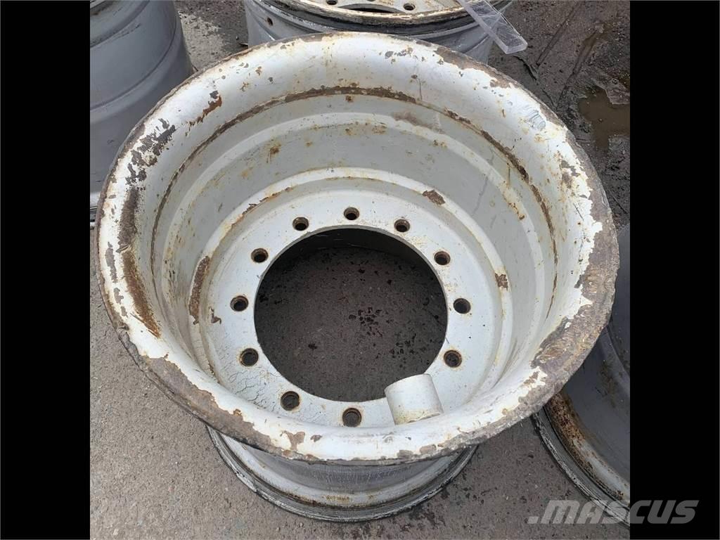 Gremo 1350 24x26,5 Tyres, wheels and rims