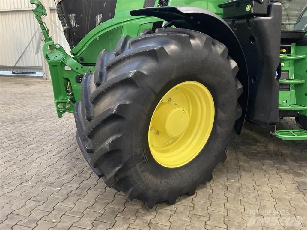 John Deere 6R 215 Tractors