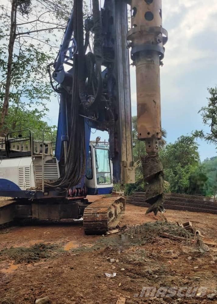 Bauer BG 18 H Drilling rigs