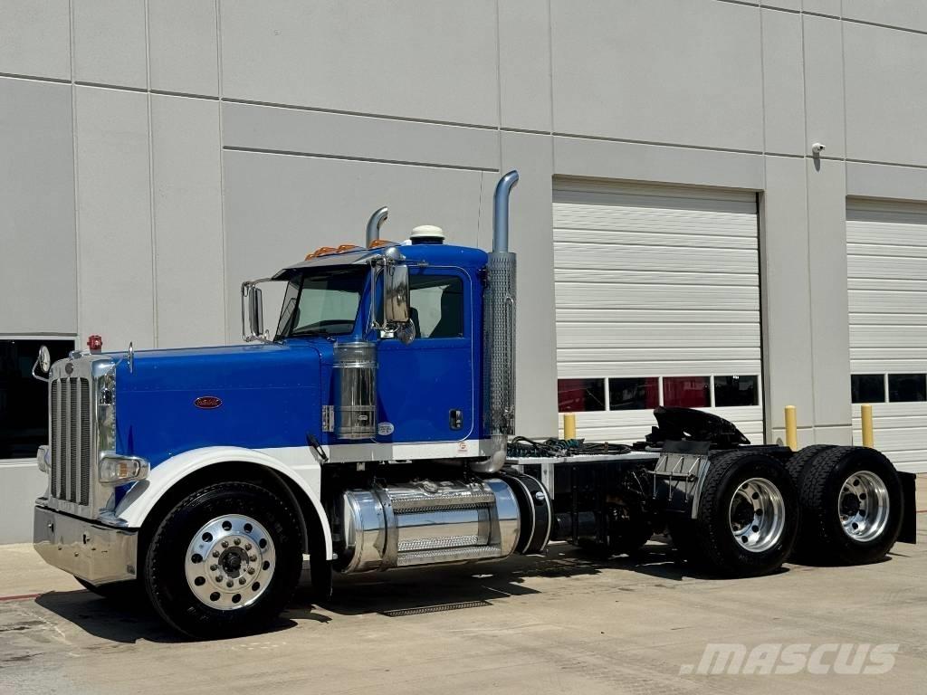 Peterbilt 389 Prime Movers