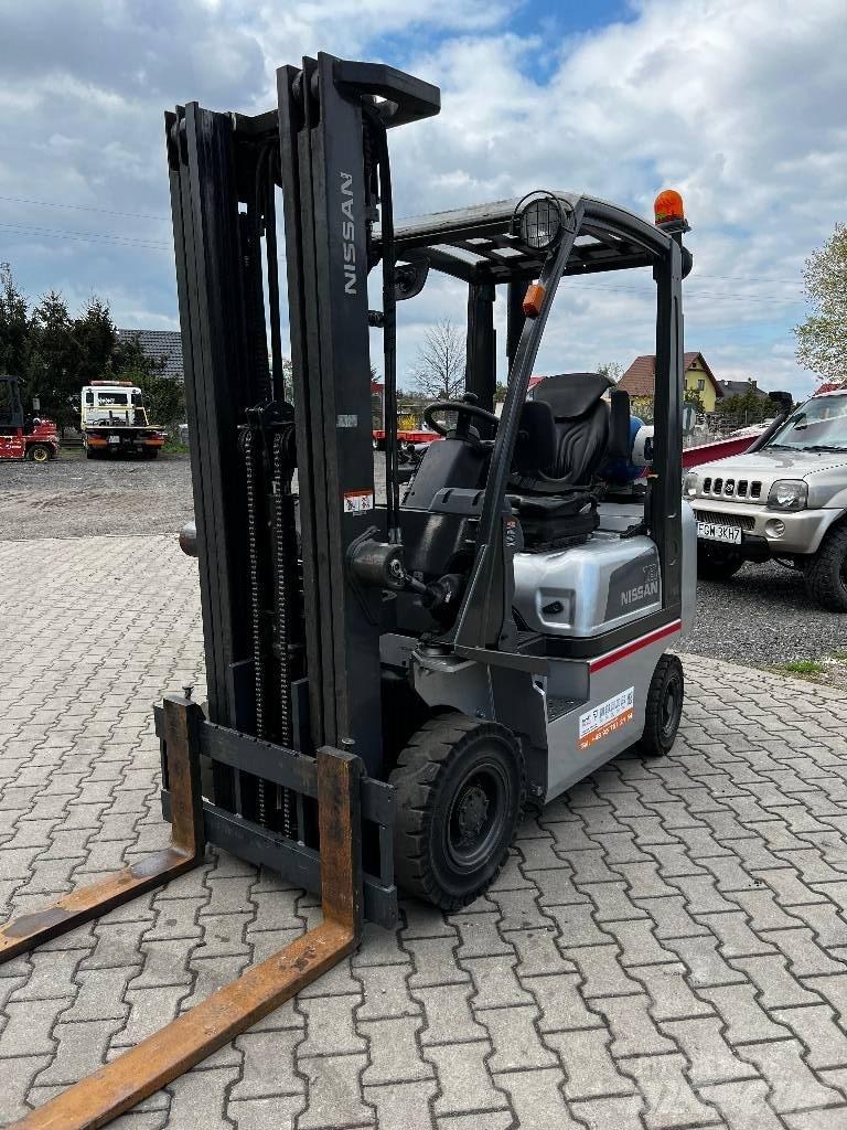 Nissan P1D1A18LQ LPG trucks