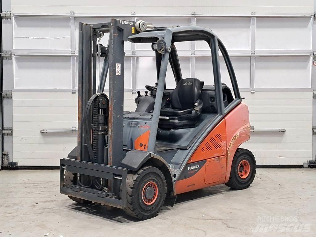 Linde H25T-02 LPG trucks