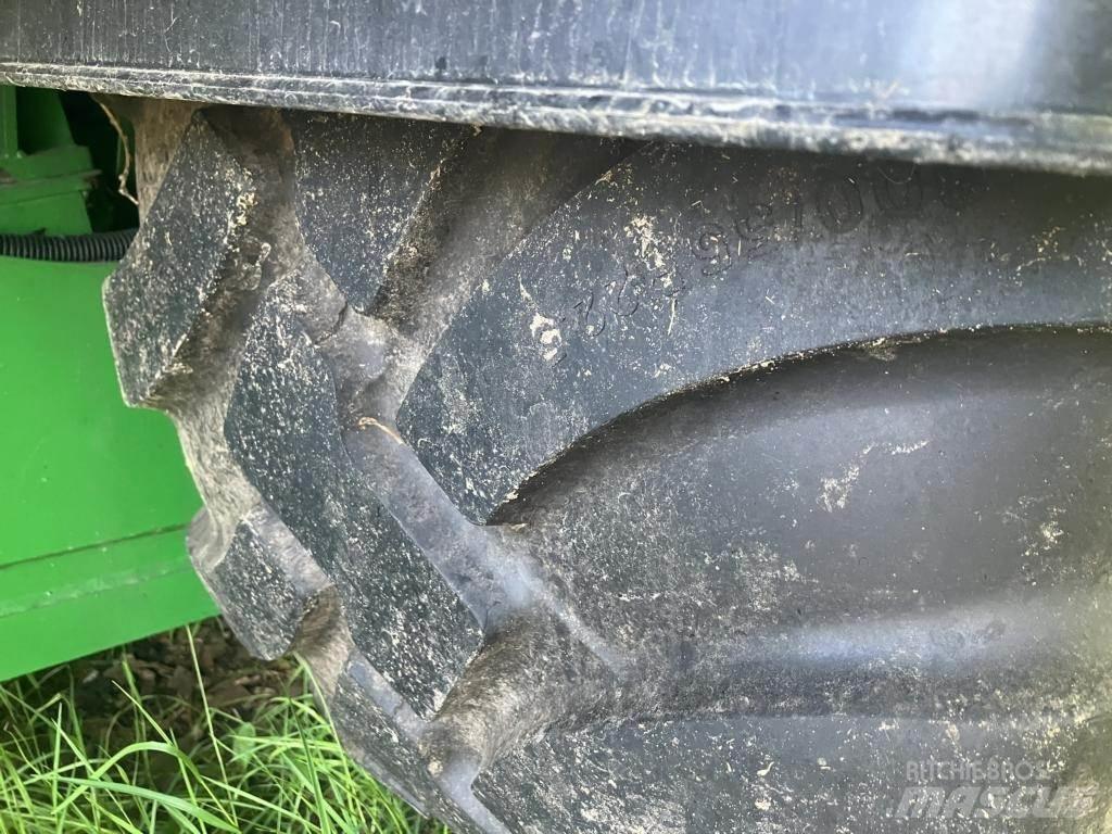 John Deere C441R Farm machinery