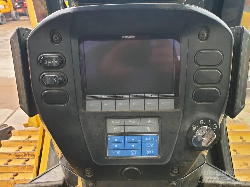Komatsu D 65 WX-17 Crawler dozers