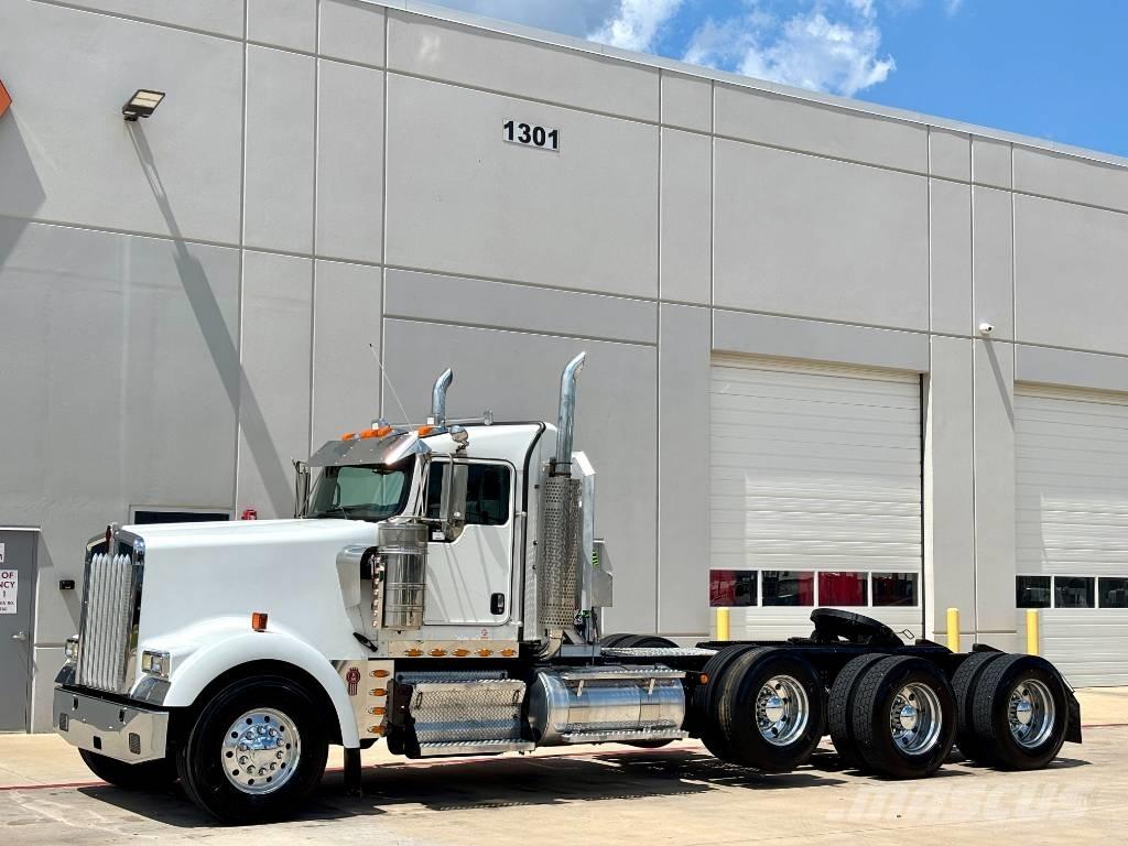 Kenworth W 900 Prime Movers