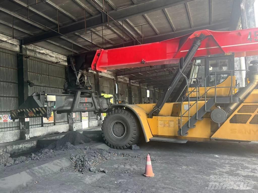 Sany SRSC 45 Reach stackers