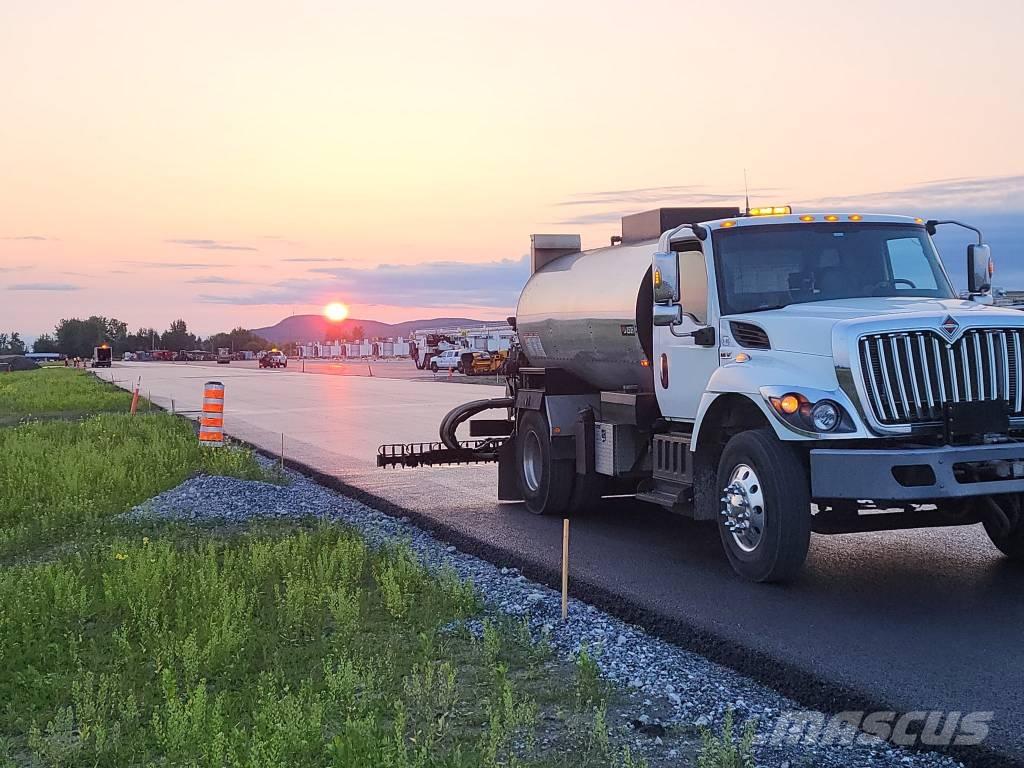 LeeBoy MAXIMIZER 3B Concrete trucks