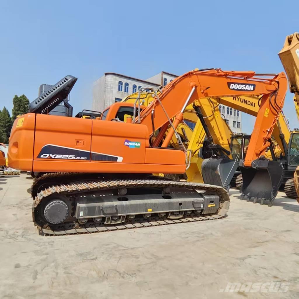 Doosan DX 225 LC Crawler excavators