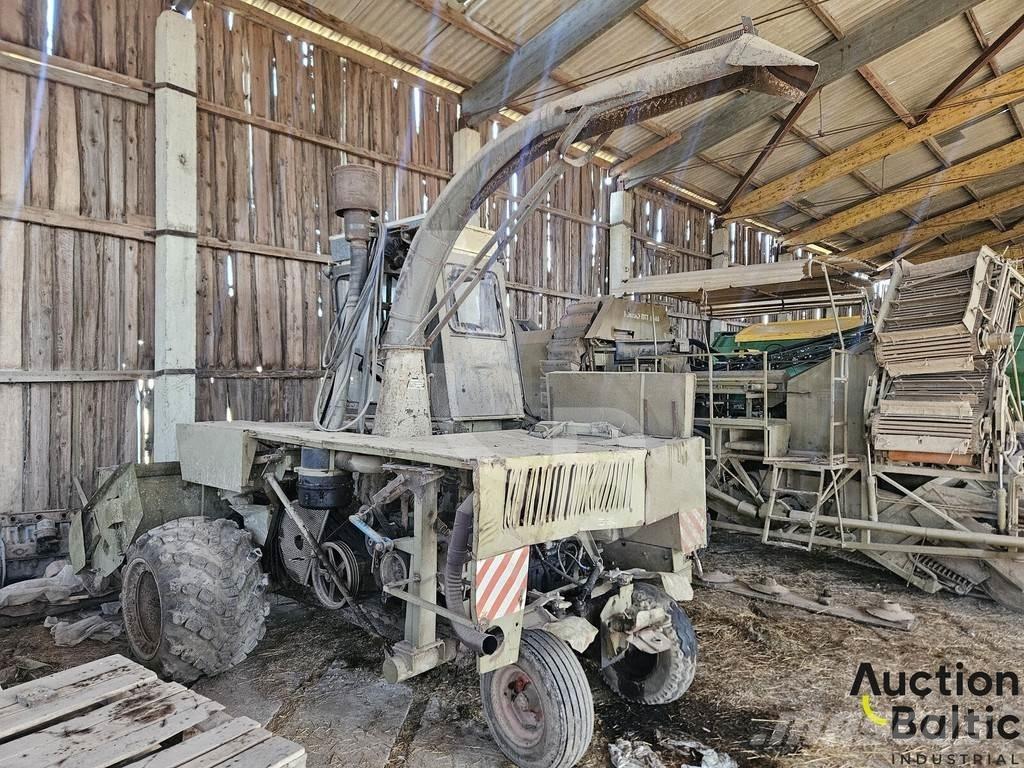 Fortschritt E281C Forage harvesters