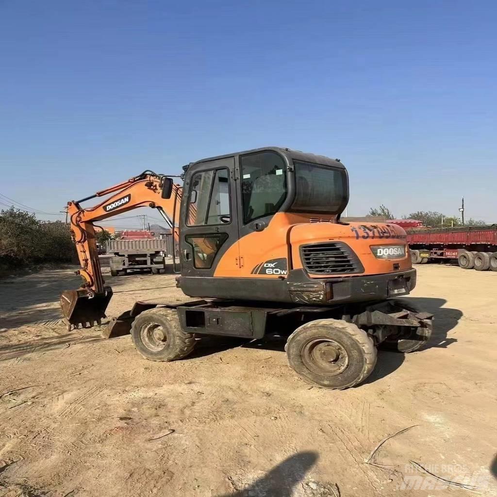 Doosan DX60W Wheeled excavators