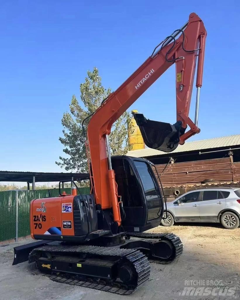 Hitachi 70 Crawler excavators