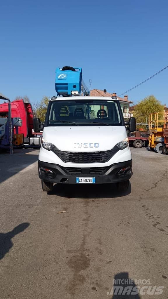 Socage 20d Truck mounted platforms