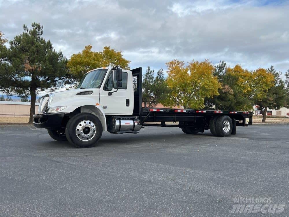 International 4300 Flatbed / Dropside trucks