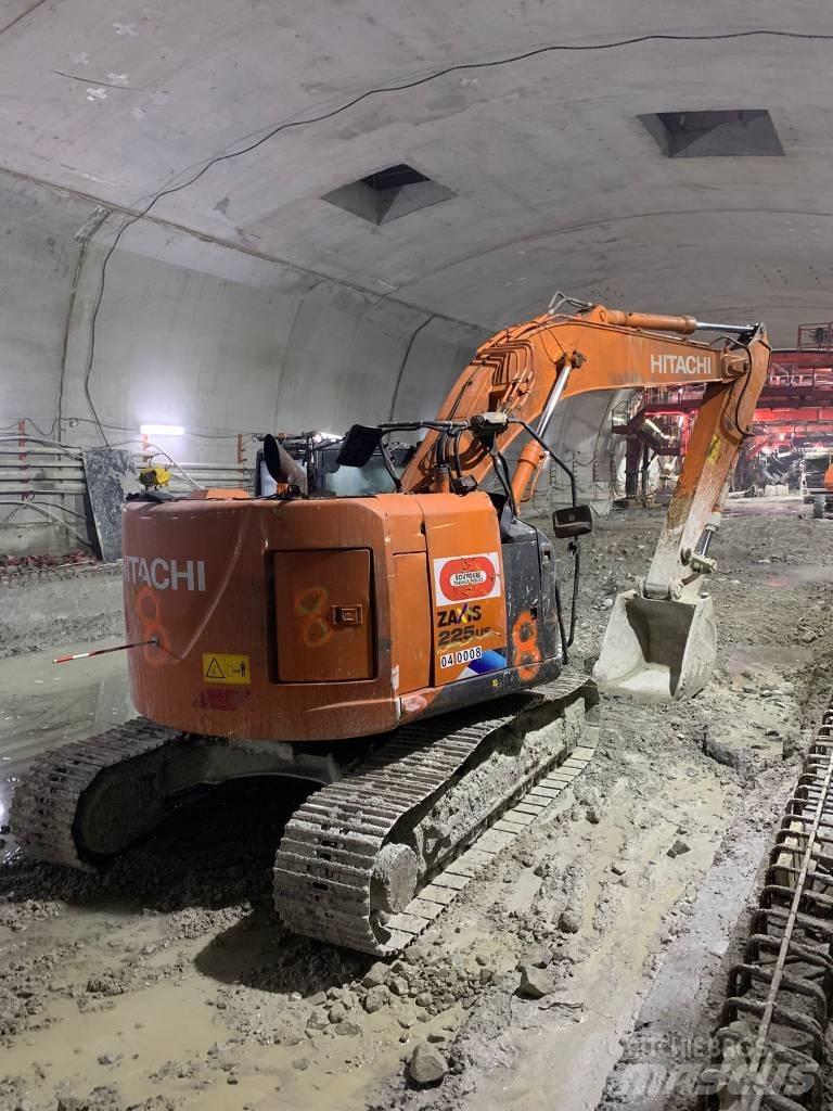 Hitachi ZX225US-5A Other