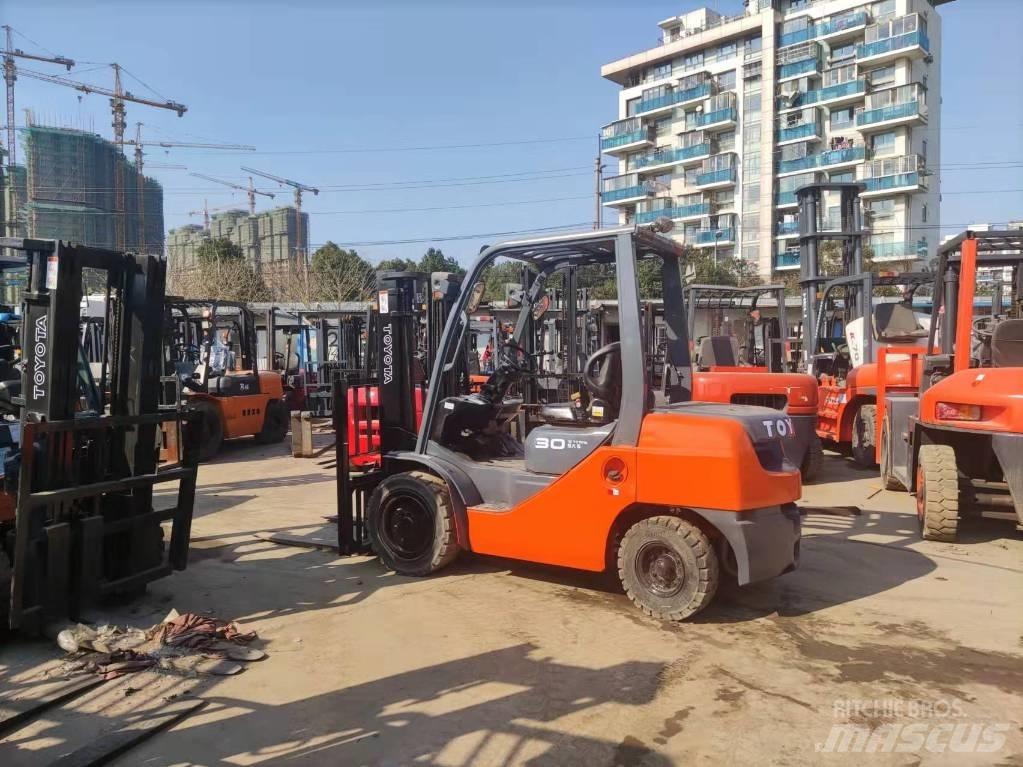 Toyota 8fd30 Diesel trucks