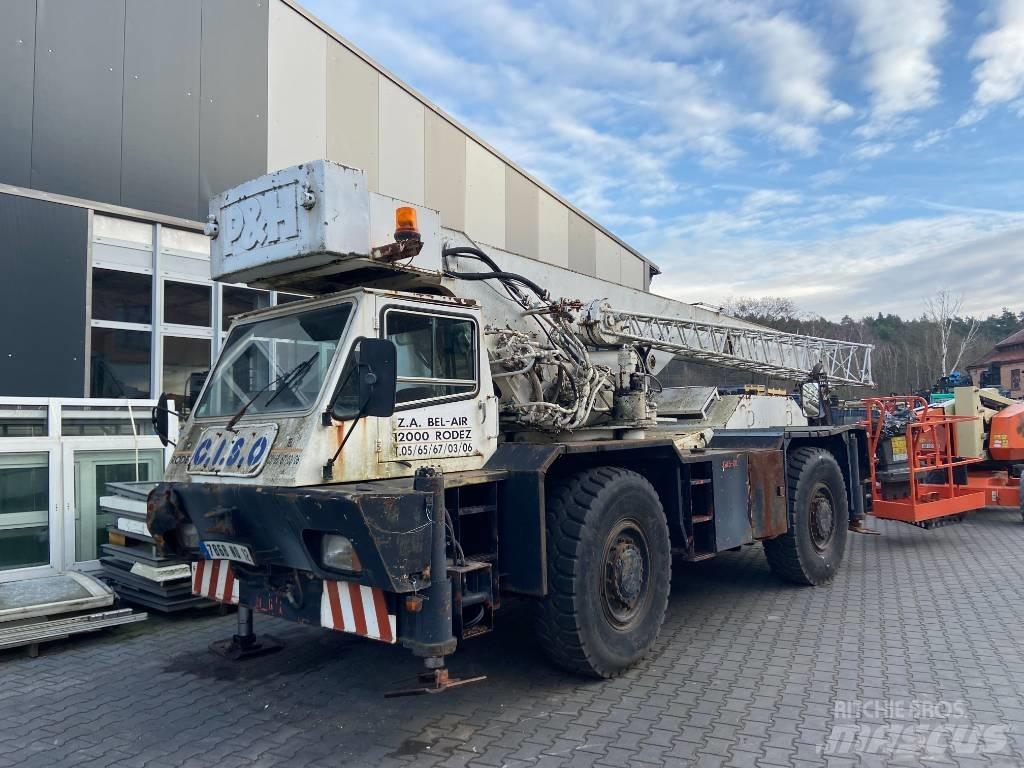 P&H OMEGA S20 All terrain cranes