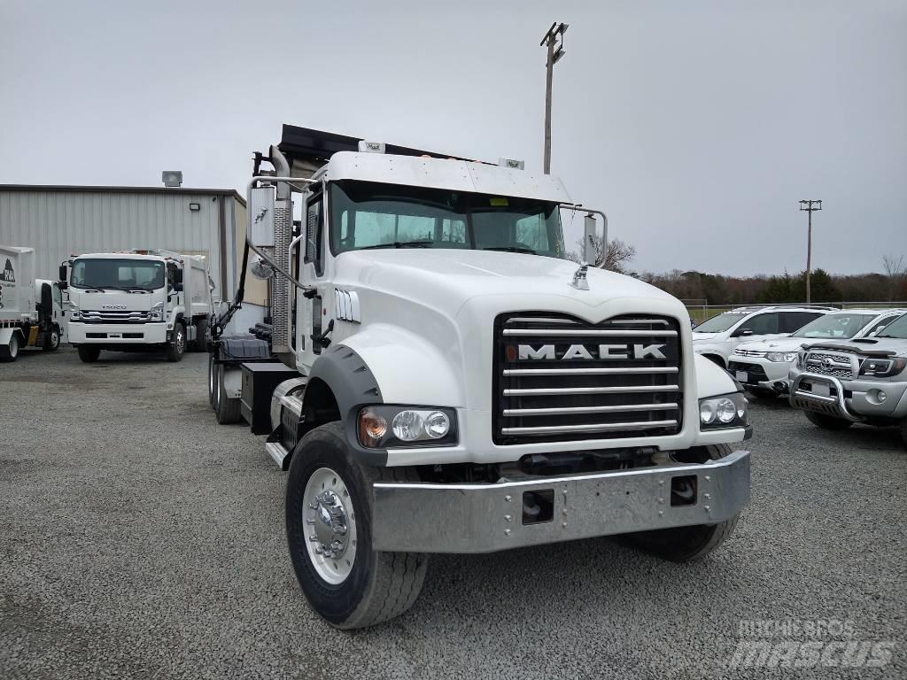 Mack GU713 Waste trucks
