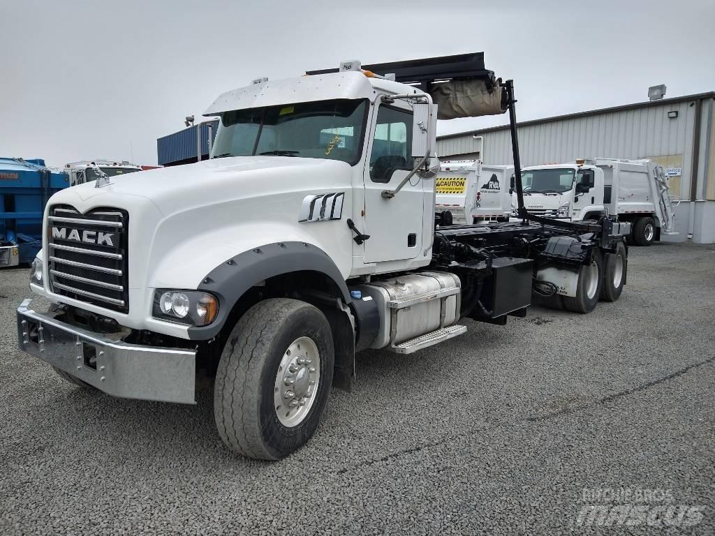 Mack GU713 Waste trucks