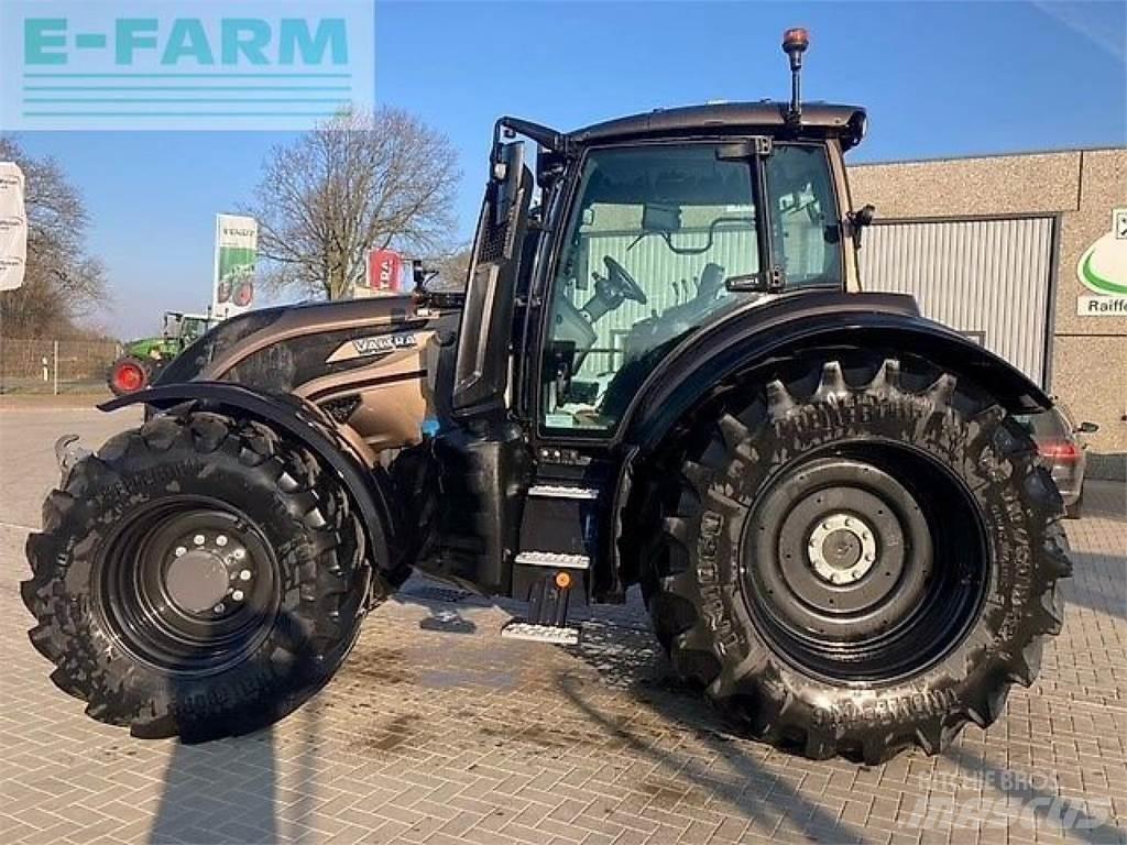 Valtra t215a Tractors
