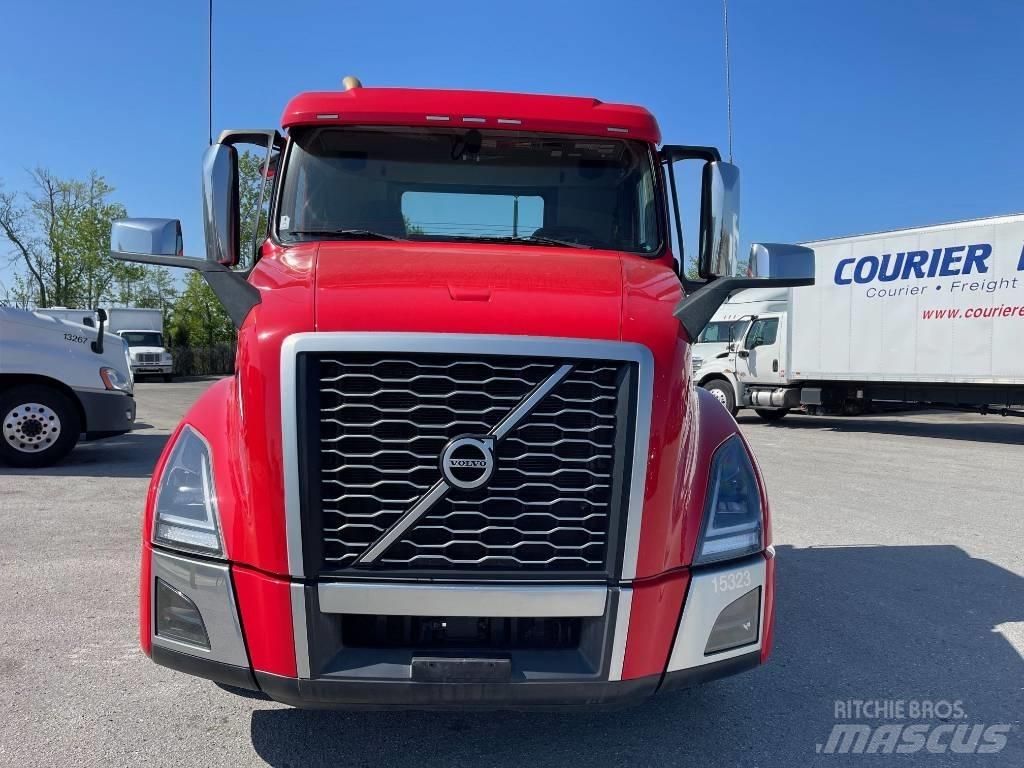 Volvo VNL64T300 Prime Movers