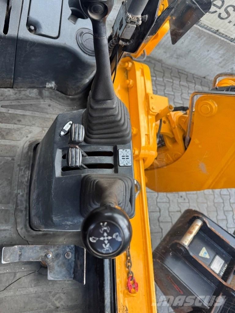 JCB 2 CX Backhoe