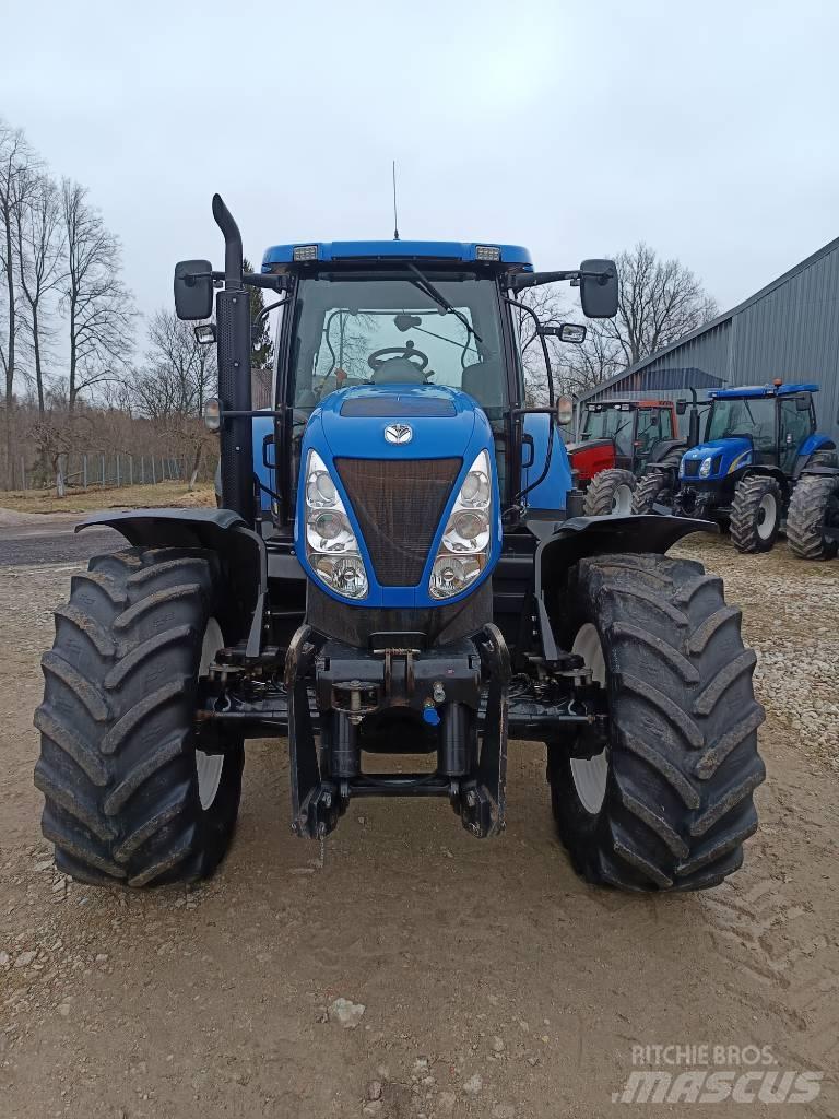 New Holland T7040 Tractors