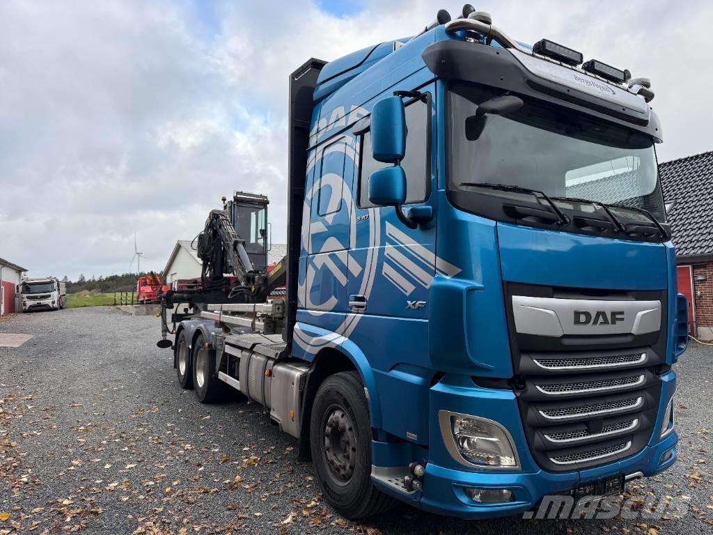 DAF XF 530 6x4 Forest machine transport trucks