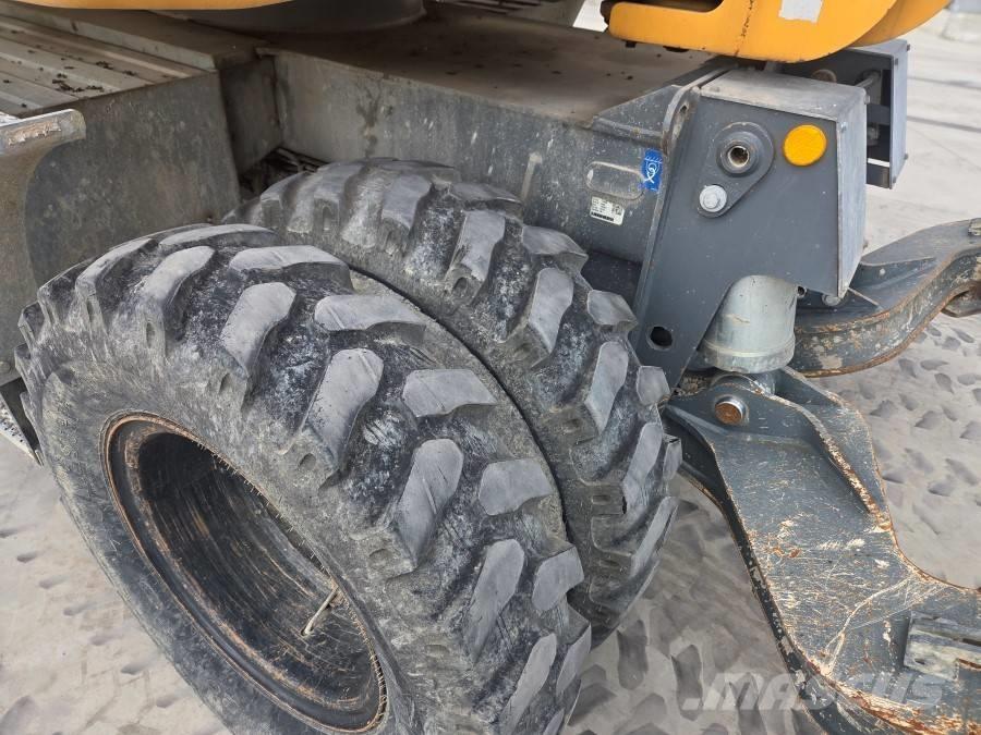 Liebherr 912 COMPACT Wheeled excavators