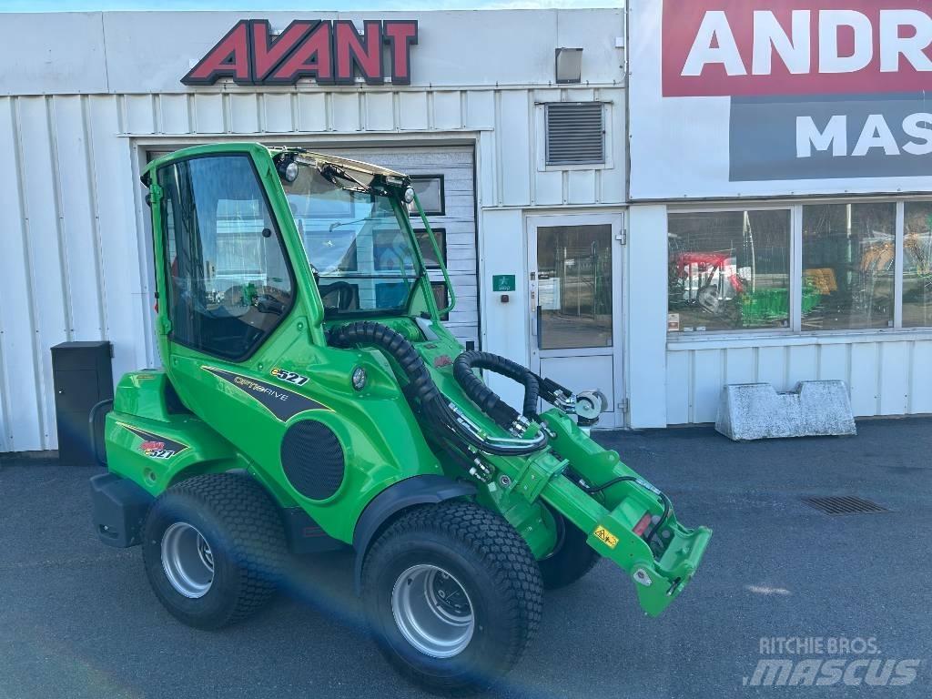 Avant E 527 Med  hytt Skid steer loaders