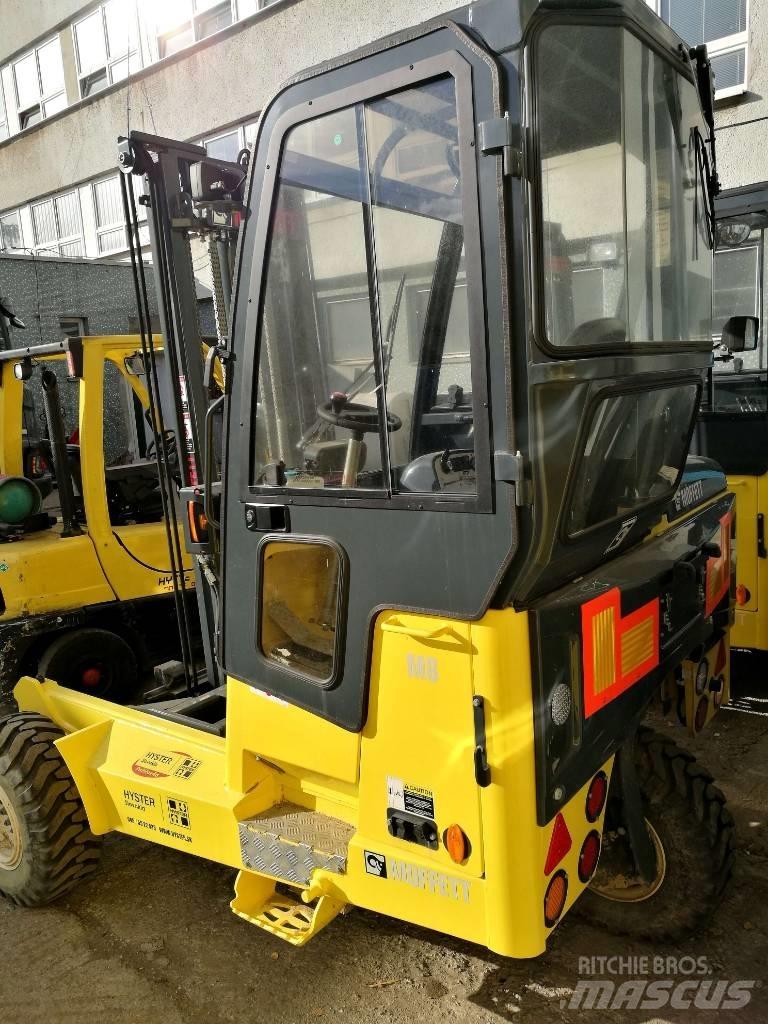 Moffett M8 35.3 Rough terrain truck