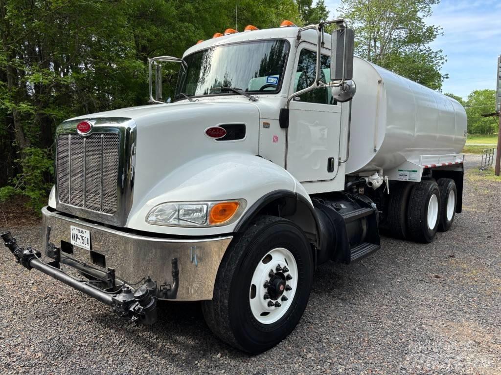 Peterbilt 348 Water bowser
