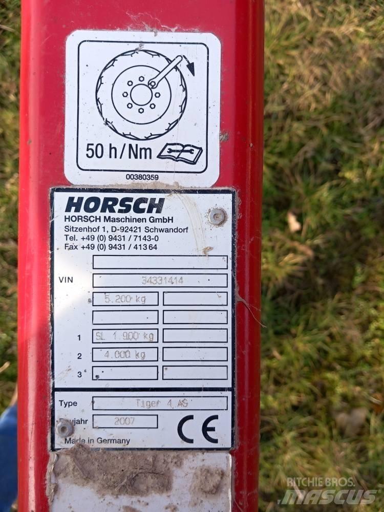 Horsch Tiger 4 AS Chisel ploughs