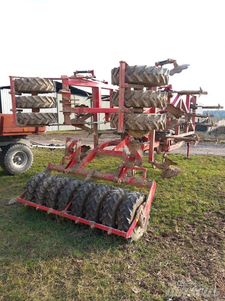 Horsch Tiger 4 AS Chisel ploughs
